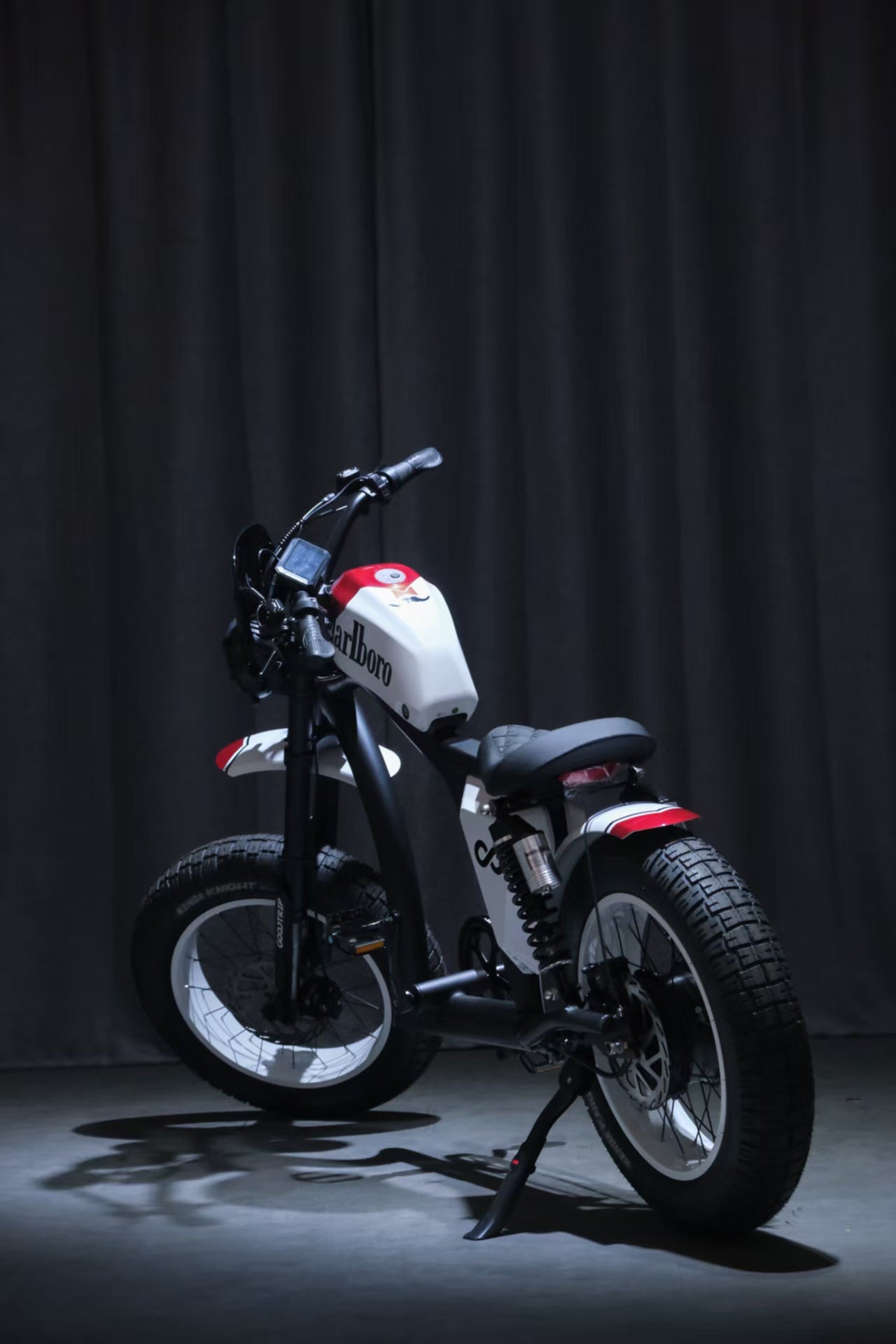 BIGNIU | Classic Red & White BGX Ebike Conversion